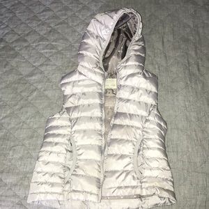 Zara quilted puffer vest with hood size 5/6